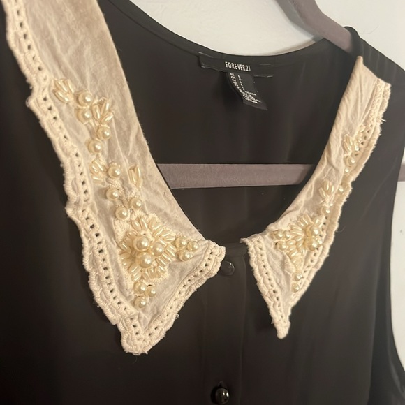 Forever 21 Black Sleeveless Blouse with White Pearl Collar Large - Picture 2 of 7